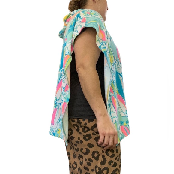 Lilly Pulitzer terry cover up poncho style pool beach summer cover up - Picture 7 of 8